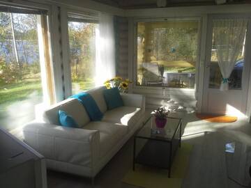 Фото номера One-Bedroom Chalet (No Pets Allowed) Комплексы для отдыха с коттеджами/бунгало Mansikkaniemen Lomamökit г. Tiemassaari 3